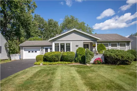 86 Sierra Dr, Greece, NY 14616