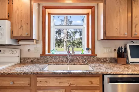 Kitchen - 100 Kearney Dr, Irondequoit, NY 14617 photo 2 of 4