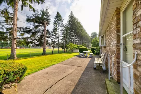 Exterior - 100 Kearney Dr, Irondequoit, NY 14617 photo 8 of 8