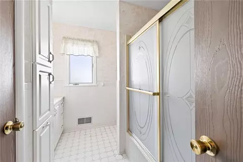 Bath - 100 Kearney Dr, Irondequoit, NY 14617 photo 2 of 4