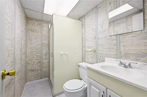 Bath - 100 Kearney Dr, Irondequoit, NY 14617 photo 4 of 4