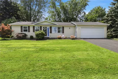 108 Long Wood Dr, Greece, NY 14612