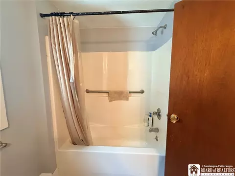 Bath - 306 Robin St, Dunkirk, NY 14048 photo 2 of 2