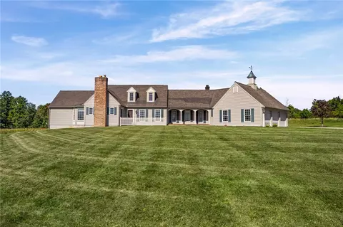 863 W Bloomfield Rd, Mendon, NY 14506