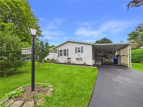 6405 Murphy Dr, Victor, NY 14564