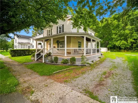 32 Franklin St, Westfield, NY 14787