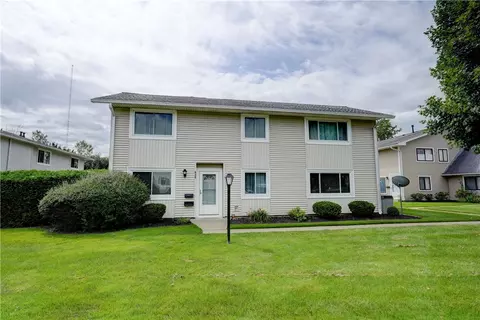 620 Eastbrooke Ln, Rochester, NY 14618