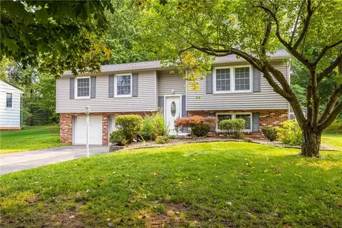 24 Carriage Ct, Pittsford, NY 14534
