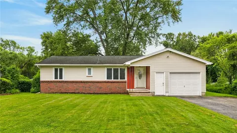 89 Scheg Ter, Gates, NY 14624