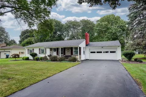 37 Westhaven Dr, Gates, NY 14624