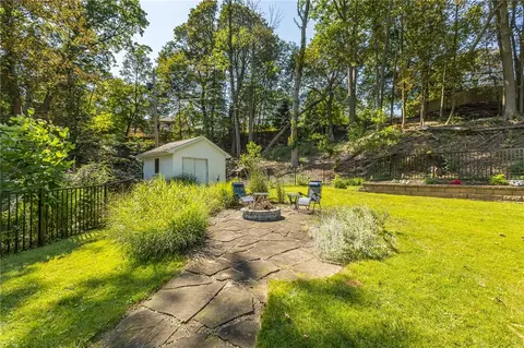 Exterior - 25 Shadowlawn Ct, Irondequoit, NY 14617 photo 12 of 13
