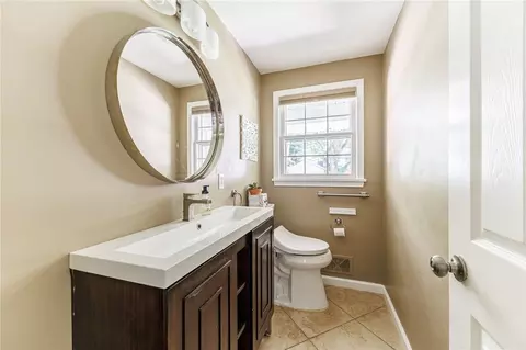 Bath - 25 Shadowlawn Ct, Irondequoit, NY 14617 photo 1 of 2