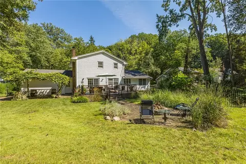 Exterior - 25 Shadowlawn Ct, Irondequoit, NY 14617 photo 7 of 13