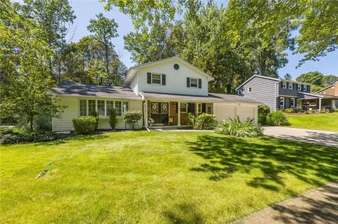 Exterior - 25 Shadowlawn Ct, Irondequoit, NY 14617 photo 2 of 13
