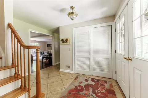 Entry Way - 25 Shadowlawn Ct, Irondequoit, NY 14617 photo 2 of 2