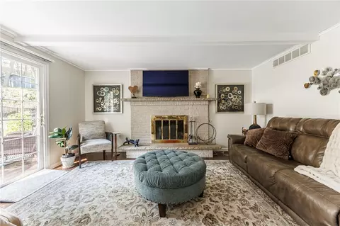 Living - 25 Shadowlawn Ct, Irondequoit, NY 14617 photo 5 of 5
