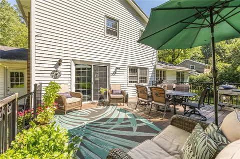 Exterior - 25 Shadowlawn Ct, Irondequoit, NY 14617 photo 8 of 13
