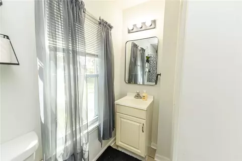 Bath - 140 Taft Ave, Irondequoit, NY 14609 photo 2 of 3