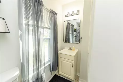 Bath - 140 Taft Ave, Irondequoit, NY 14609 photo 2 of 3
