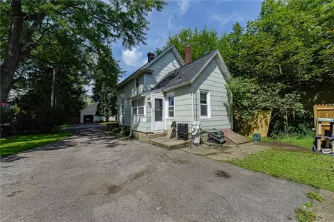 Exterior - 140 Taft Ave, Irondequoit, NY 14609 photo 8 of 9
