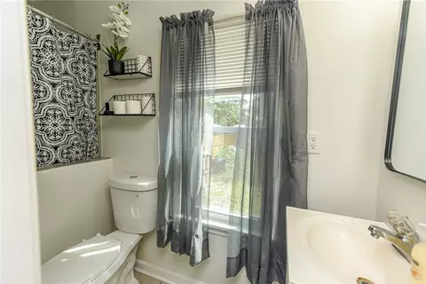 Bath - 140 Taft Ave, Irondequoit, NY 14609 photo 1 of 3
