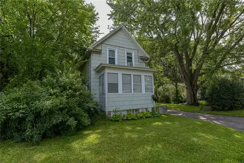 Exterior - 140 Taft Ave, Irondequoit, NY 14609 photo 2 of 9