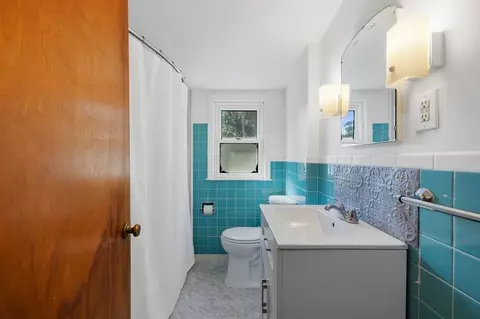 Bath - 87 Traymore Rd, Irondequoit, NY 14609 photo 2 of 2