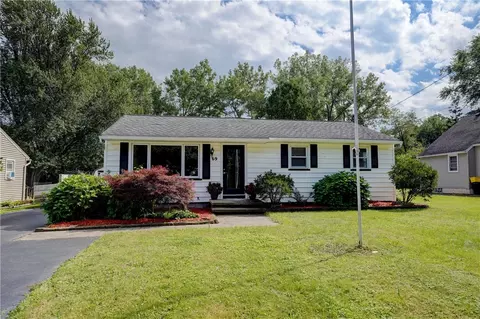 69 Elmore Dr, Rochester, NY 14606