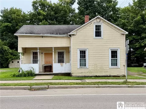 61 W Main St, Carroll, NY 14738