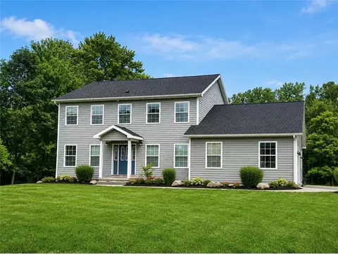 15 Shady Oaks, Ogden, NY 14559