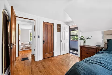 Bedroom - 164 Vinton Rd, Irondequoit, NY 14622 photo 2 of 3