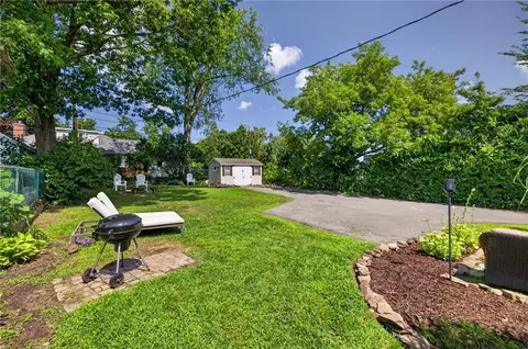 Exterior - 164 Vinton Rd, Irondequoit, NY 14622 photo 8 of 10