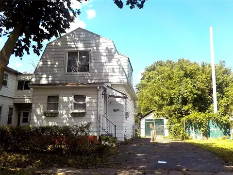 2 Laurel St, Rochester, NY 14606