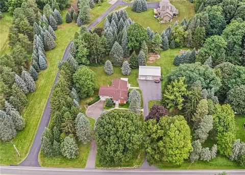 7112 Valentown Rd, Victor, NY 14564