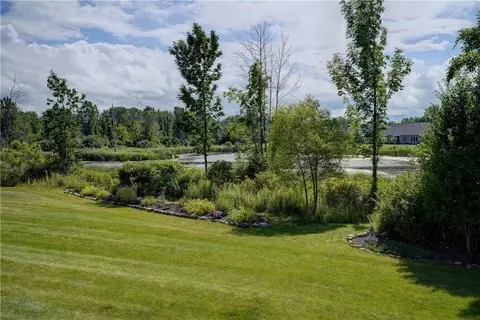 Exterior - 1009 Pathway Ln, Webster, NY 14580 photo 6 of 7