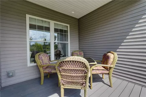 Exterior - 1009 Pathway Ln, Webster, NY 14580 photo 3 of 7