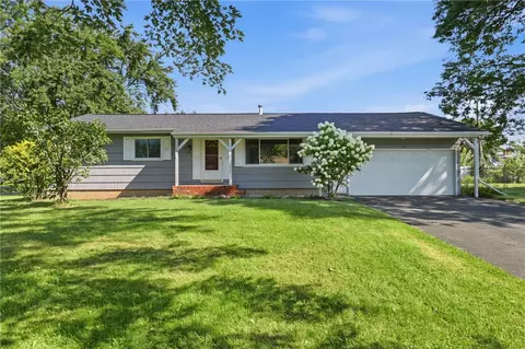 4 Bambi Ln, Gates, NY 14624