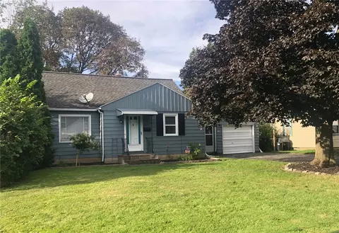 194 Legion Cir, Greece, NY 14616