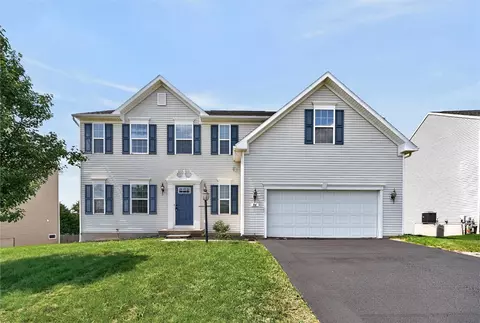 84 Elmcrest Rise, West Henrietta, NY 14586