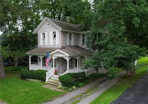 88 E Main St, Le Roy, NY 14482