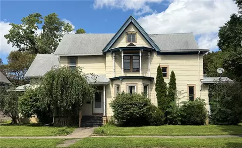 Exterior - 39 Edmonds St, Rochester, NY 14607 photo 3 of 6