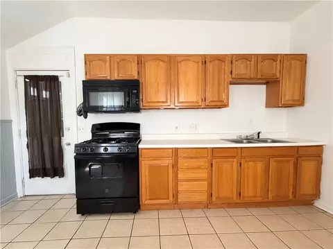 Kitchen - 39 Edmonds St, Rochester, NY 14607 photo 2 of 4