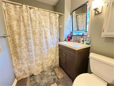 Bath - 39 Edmonds St, Rochester, NY 14607 photo 2 of 2