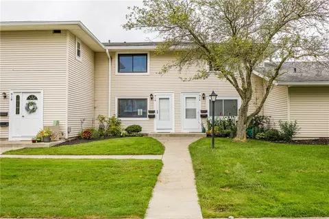 916 Eastbrooke Ln, Rochester, NY 14618