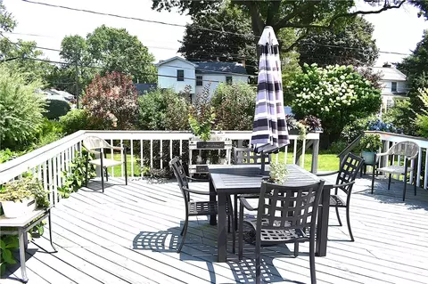 Exterior - 126 Tottenham Rd, Irondequoit, NY 14609 photo 6 of 7