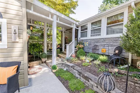Exterior - 9 Pleasant Ave, Irondequoit, NY 14622 photo 3 of 11