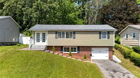 83 Valley St, Rochester, NY 14612