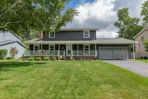 28 Stallion Cir, Greece, NY 14626
