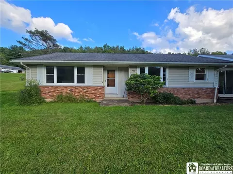 5 Snolly Ln, Duke Center, PA 16729