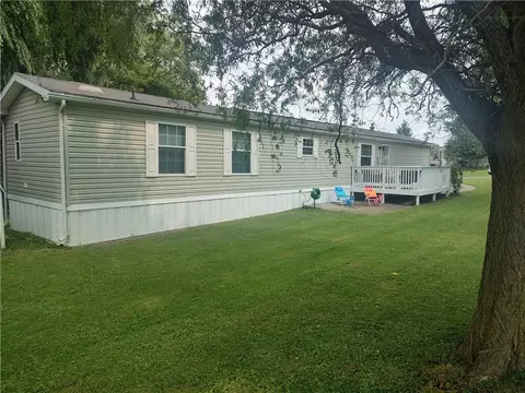 Exterior - 13 Arrowhead Dr, Waterloo, NY 13165 photo 6 of 9